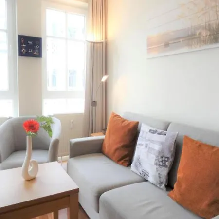 Mit Balkon Und Freizeitangeboten In Lejlighed Sellin (Rugen)