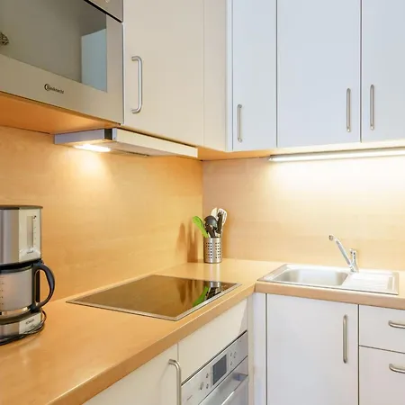 Lejlighed Mit Balkon Und Freizeitangeboten In *