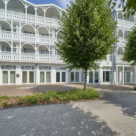 Mit Balkon Und Freizeitangeboten In شقة